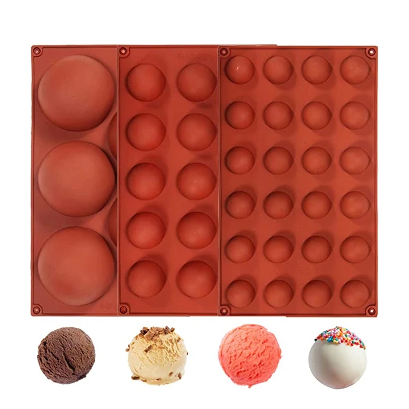 Moule en silicone flexible pour la cuisson avec un design en demi-sphère, idéal pour créer des mousses.