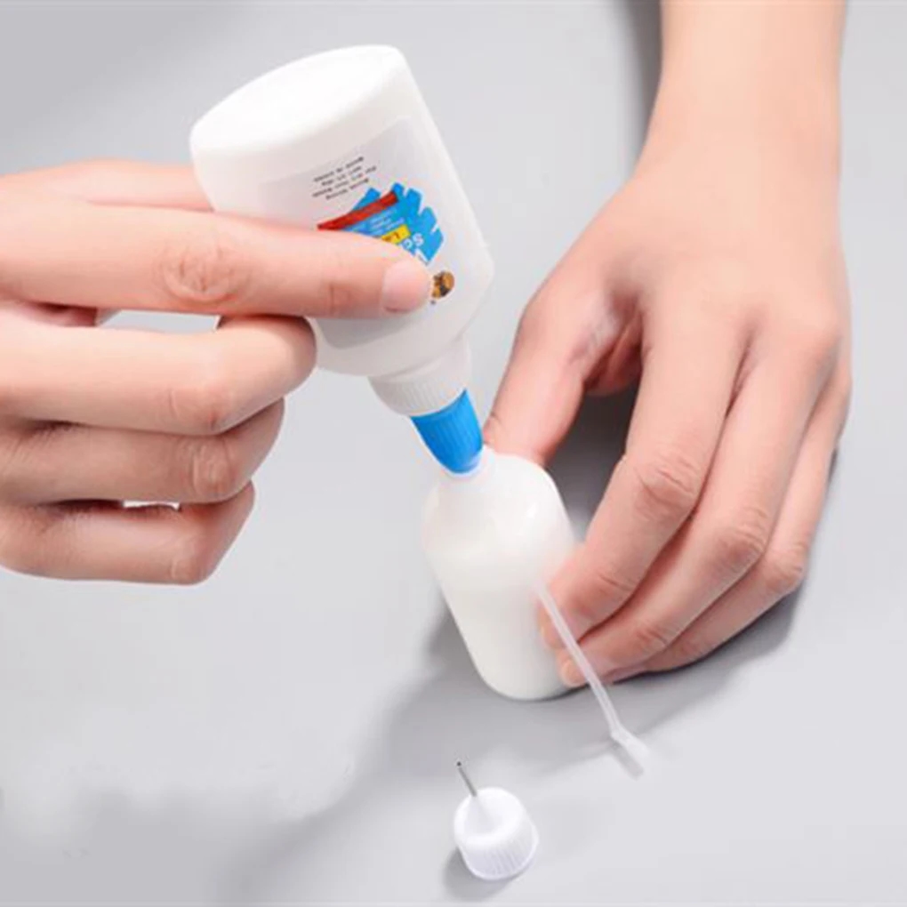 Fine tip glue container