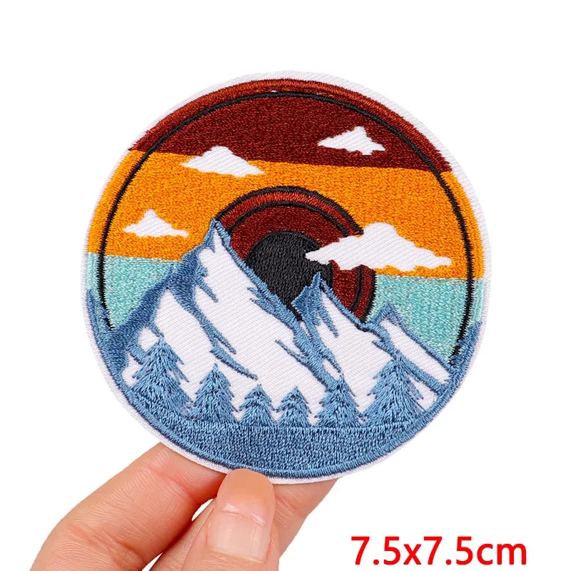 Bestickter Aufnäher mit Silhouette eines Wanderers zur Verzierung von Kleidung und Accessoires