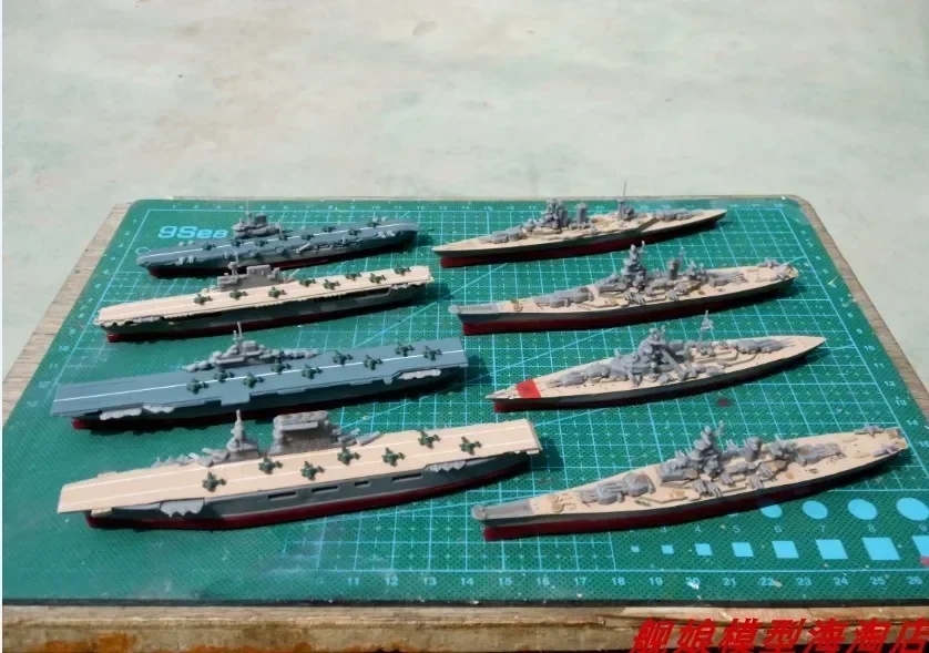 Set of plastic parts for assembling a model of a military ship
