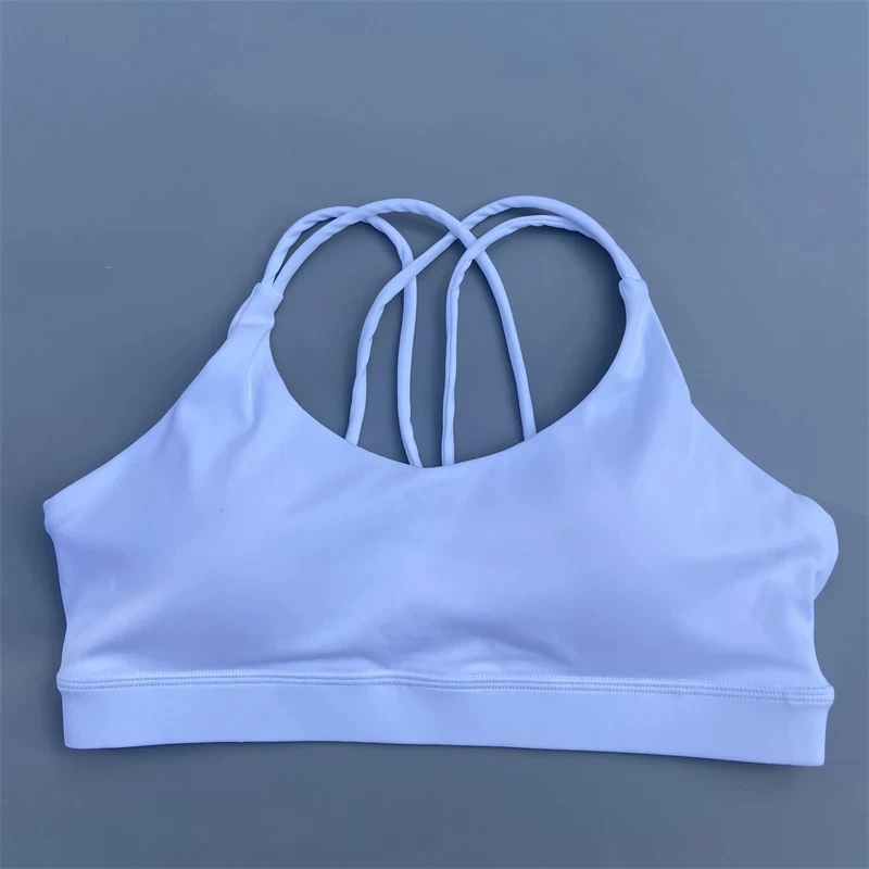 Women's sports top with high support, made from elastic and breathable fabric, suitable for active movements