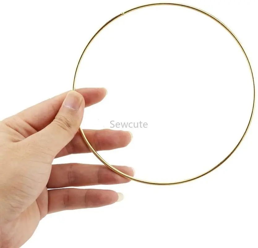 Diferentes tamaños de anillos para atrapasueños, que permiten crear productos únicos