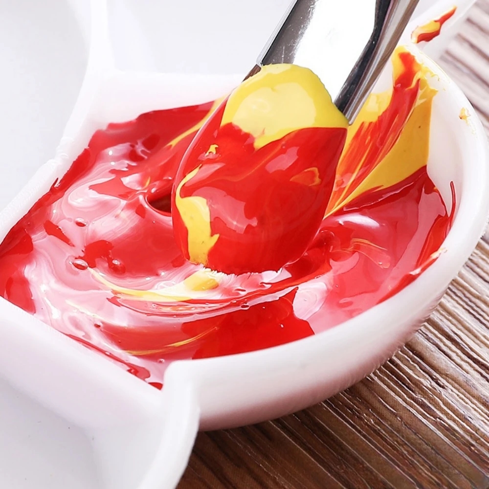 Patrones de colores dibujados con pinturas acrílicas en tela