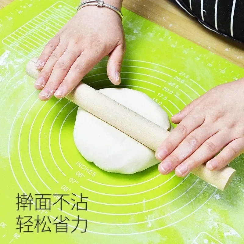 Dough mat in the process of preparation