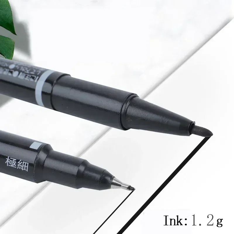 Set of 10 multi-functional markers for writing, notes and markings in the office