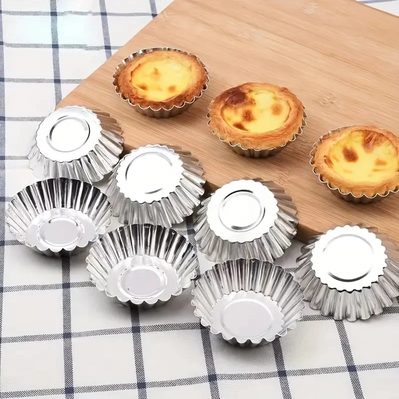 Convenient and lightweight cupcake baking mold made of aluminum alloy
