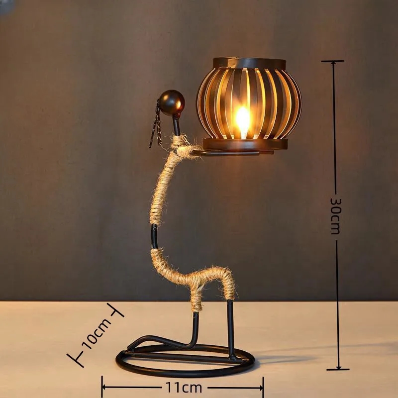 Candelabro de metal prateado para decoração