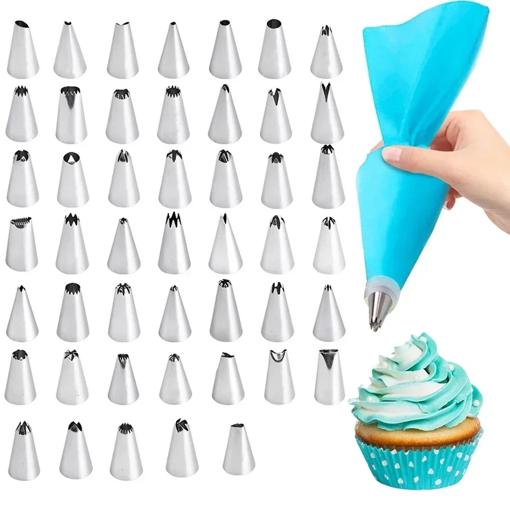 Divers embouts pour créer des motifs uniques sur les desserts