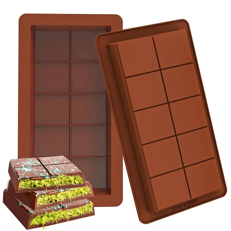 Mold for chocolate that allows easy removal of bars and keeps their shape
