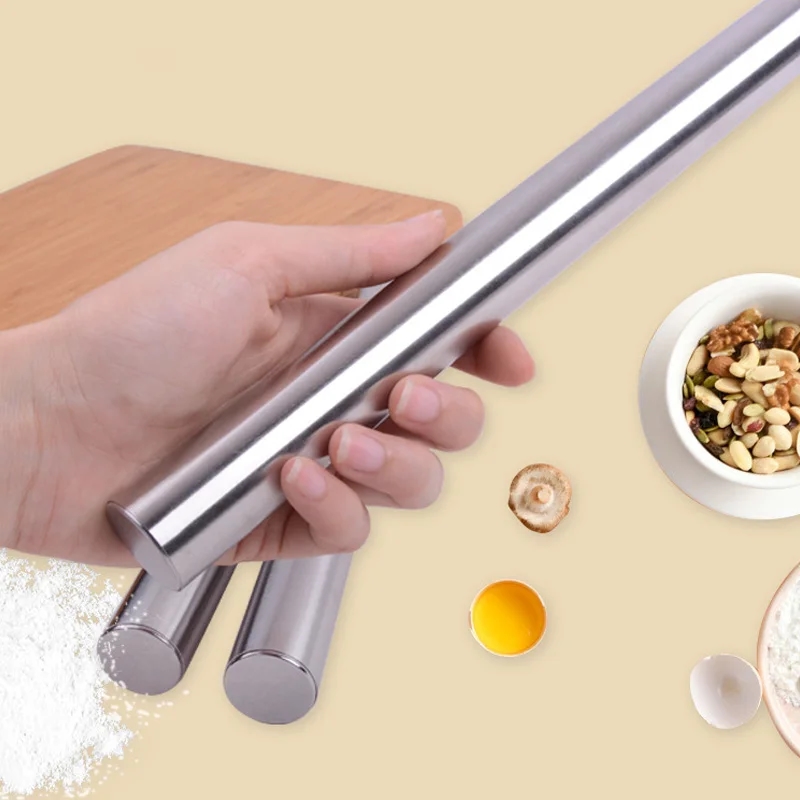 Rolling tool with a non-stick surface