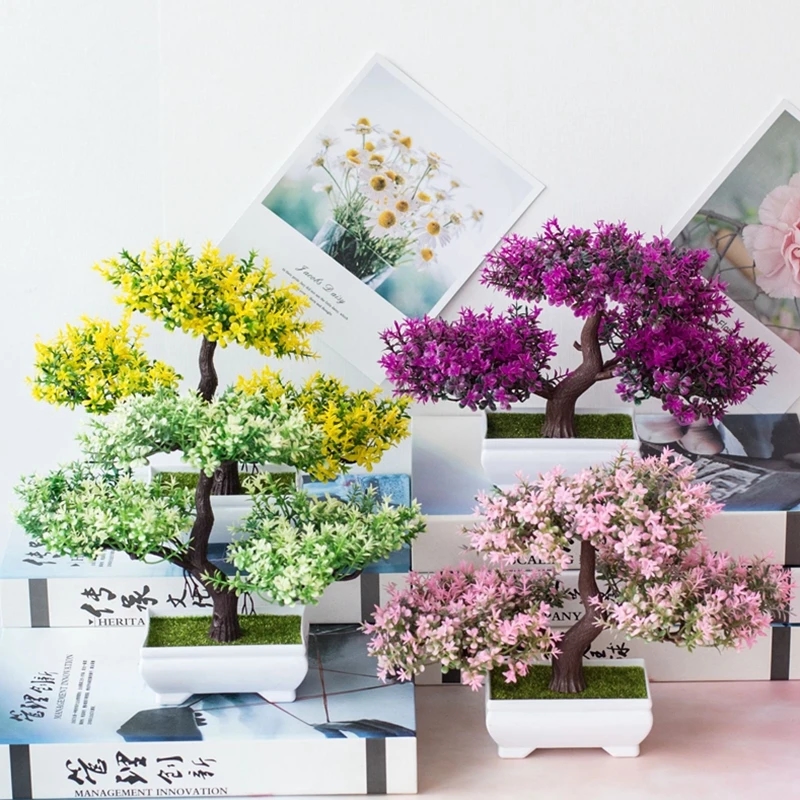 Fotografia de um vaso com uma árvore bonsai artificial elegante, adequada para decoração de interiores