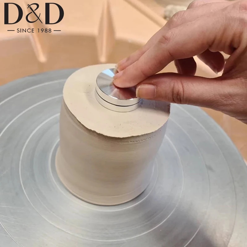 Rotating trimming tool for ceramic clay, perfect for pottery