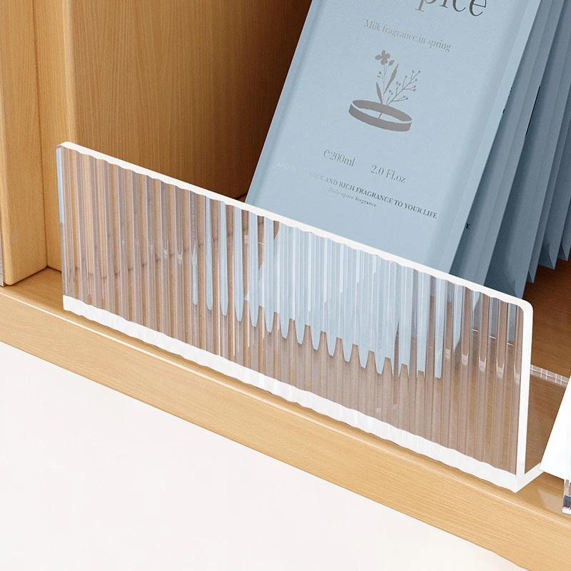 Quality shelf for figurines with modern design