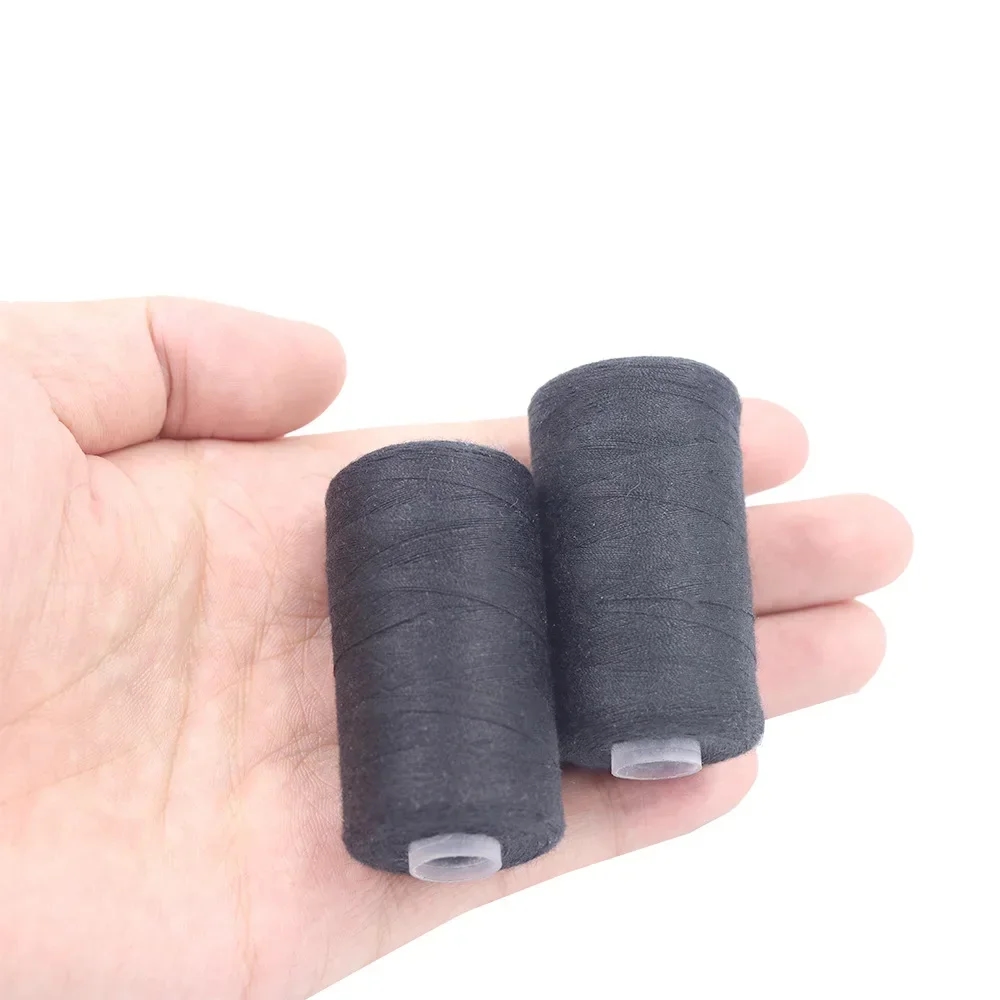 Set of polyester threads suitable for hand and machine work