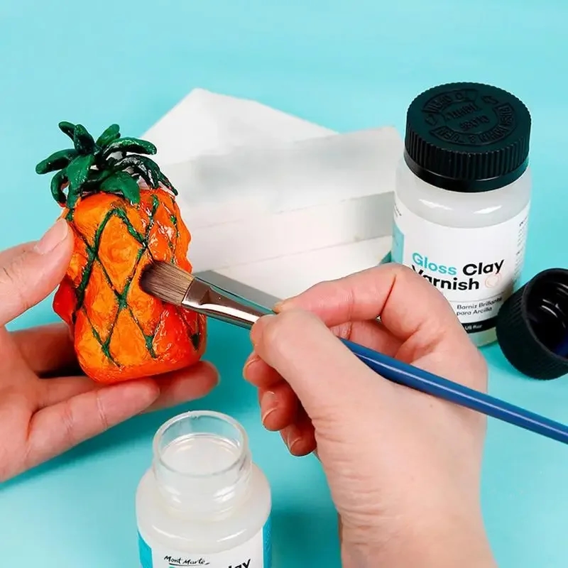 Flaschen mit Acryllack für verschiedene Oberflächen