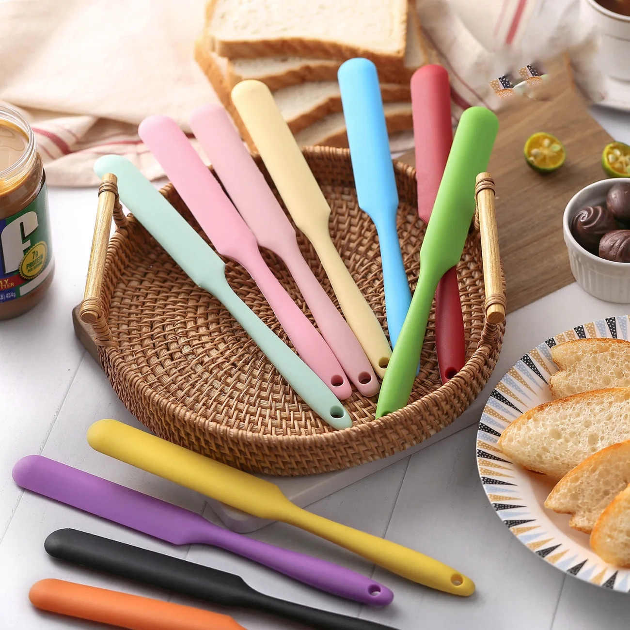 Baking spatula with a long handle in bright color