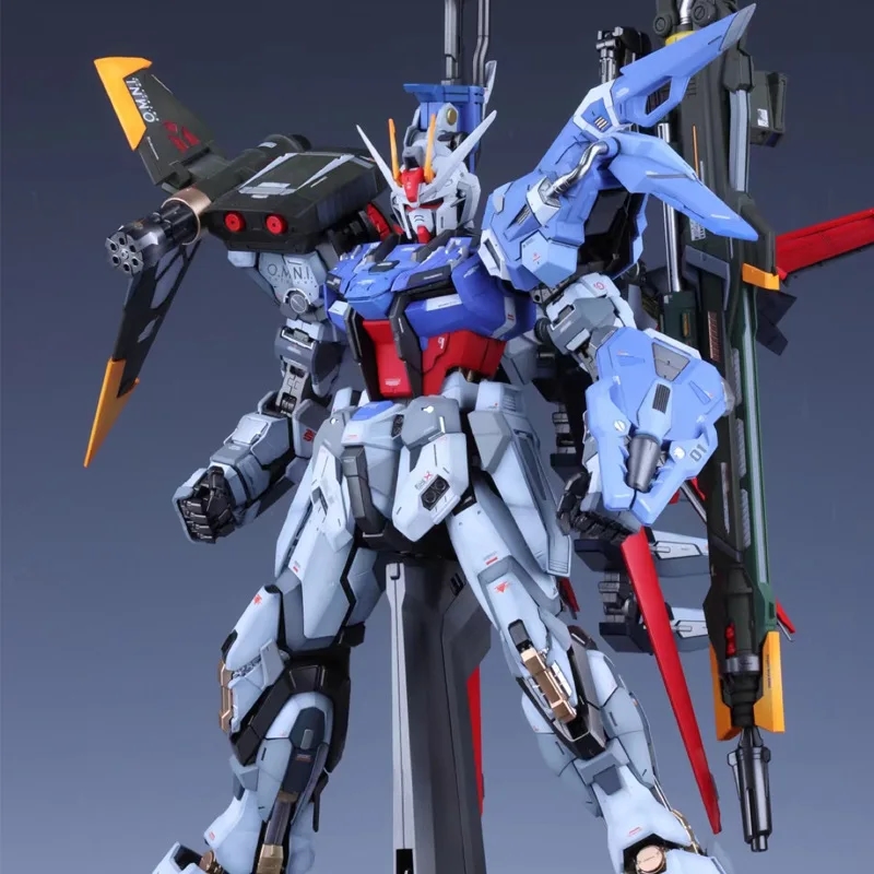 Fertiger Modellbausatz der Gundam-Figur bereit zur Benutzung