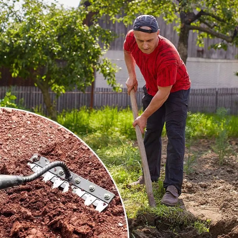 Gartenhacke lockert und belüftet den Boden und bereitet ihn für das Pflanzen vor