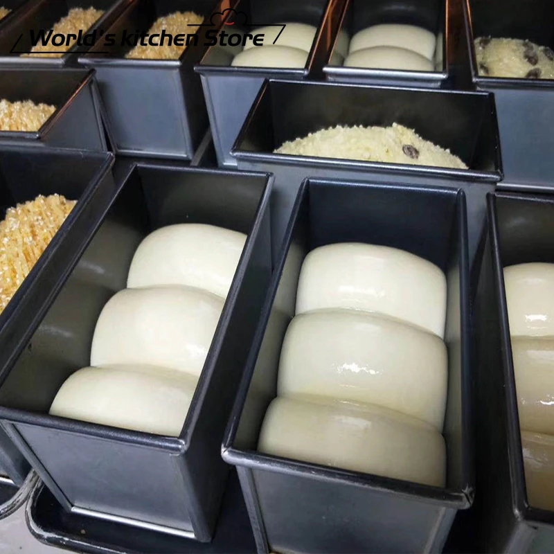 Baking pans in various sizes for your needs