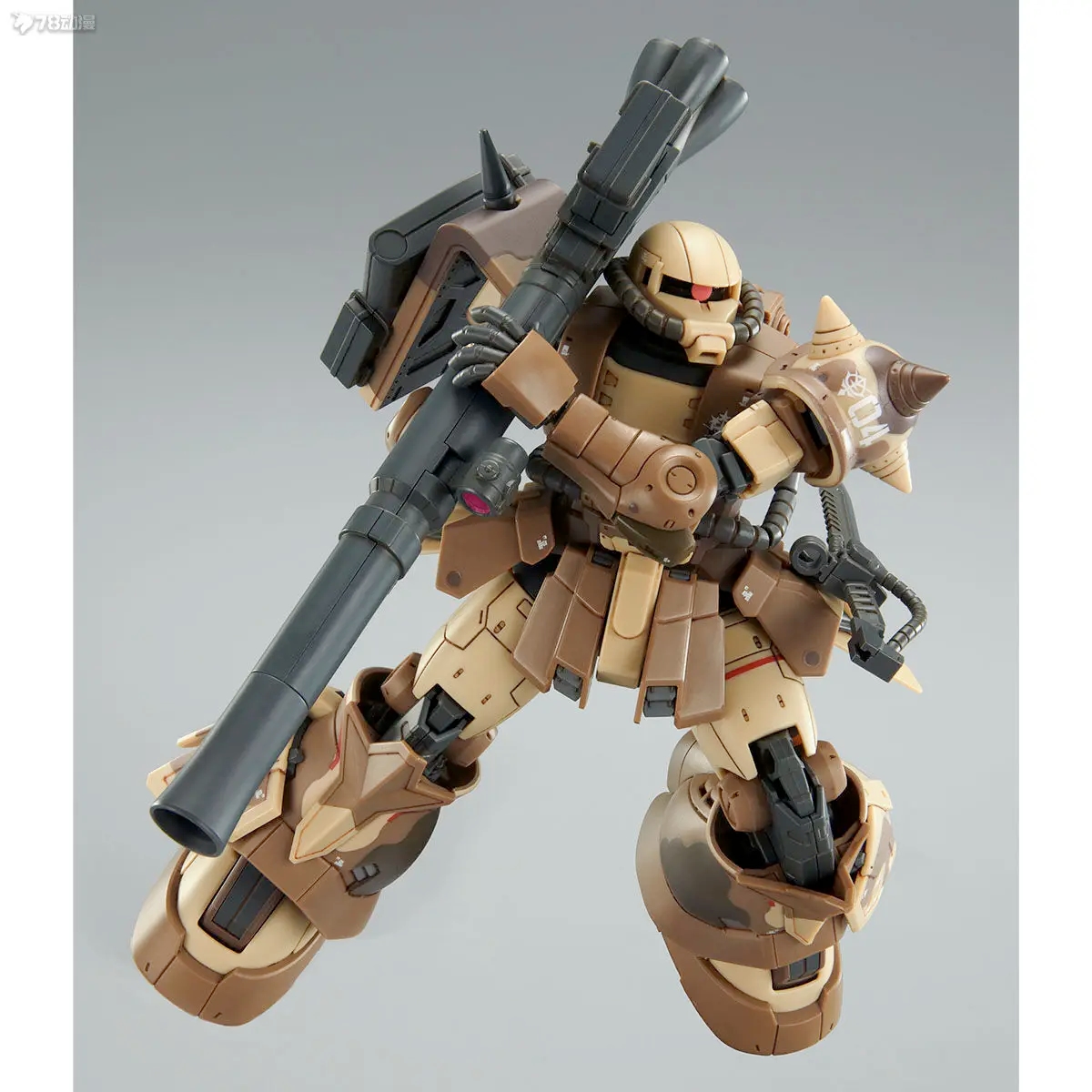 Photos du modèle Zaku assemblé sous différents angles