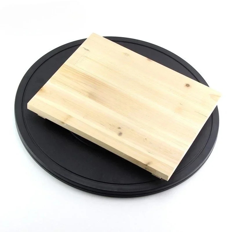 Close-up of the rotating table for ceramics and crafts