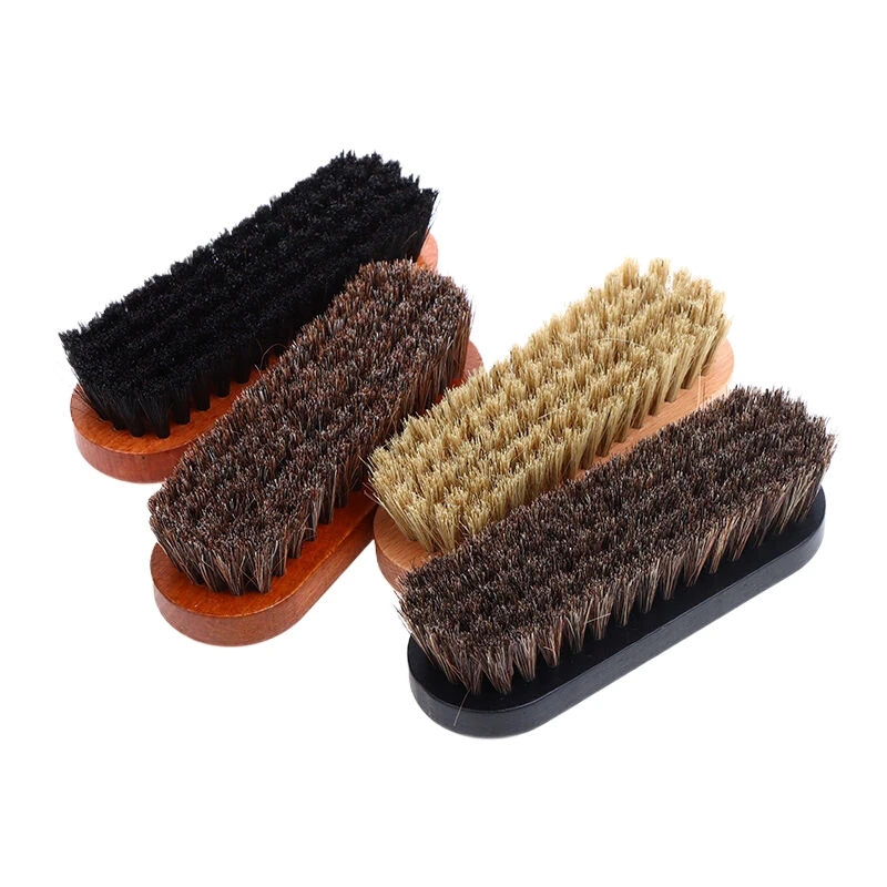 Brosse de qualité, idéale pour nettoyer les chaussures en cuir et les accessoires