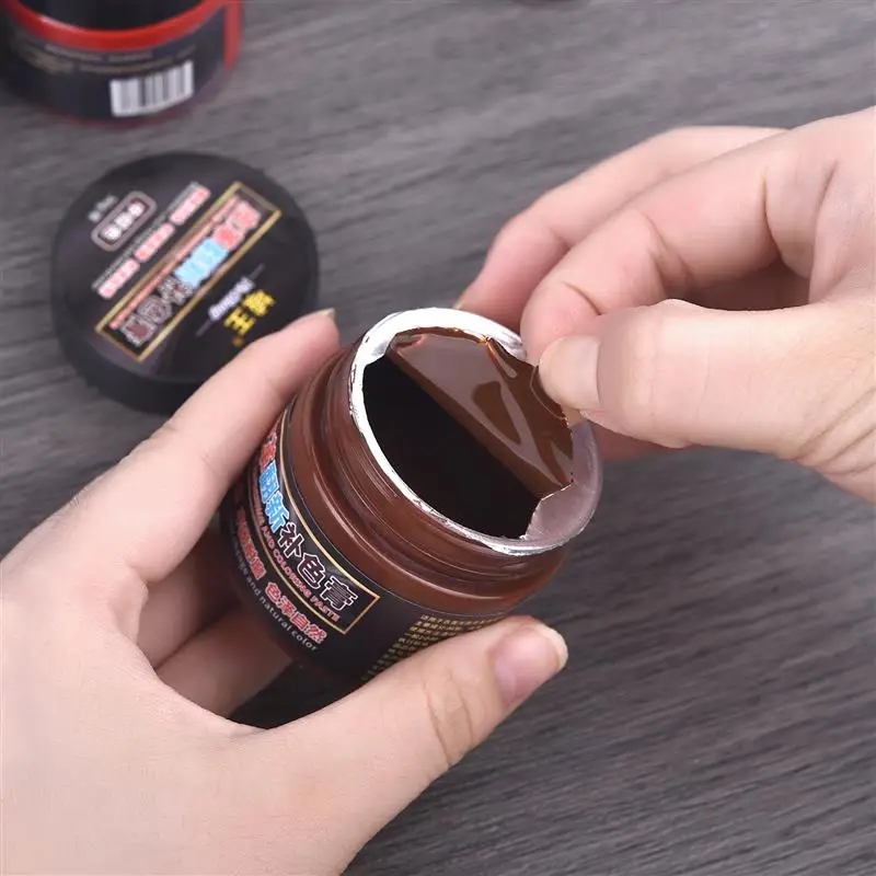 Easy-to-use product for repairing leather items