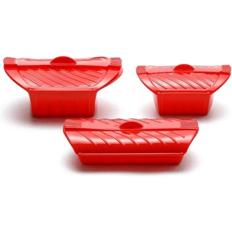Quick preparation of an omelet in a silicone steamer in the microwave oven
