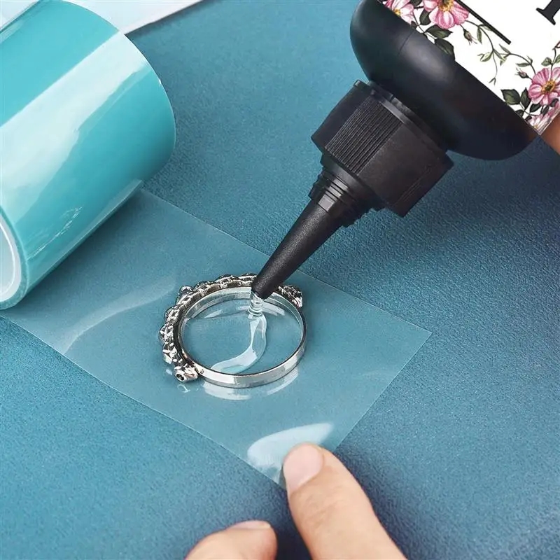 Set of materials for creating jewelry with UV epoxy adhesive