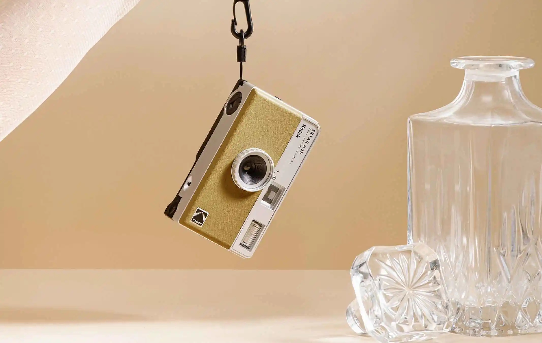 User-friendly KODAK EKTAR H35 camera, suitable for those just starting their photography journey
