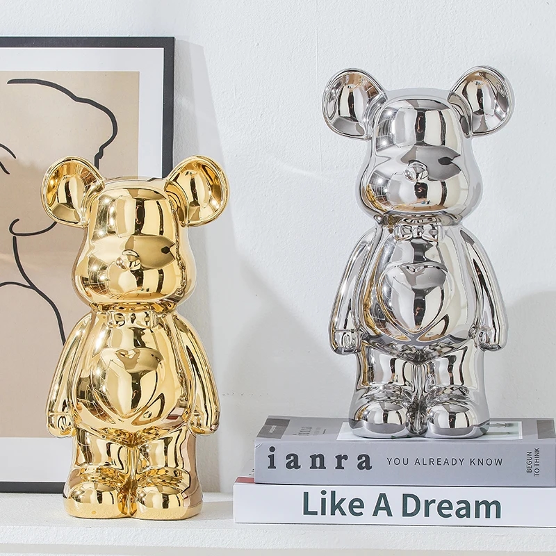 Ceramic bear statuette in gentle yellow tones, attracts attention with its brightness and warmth