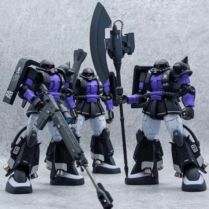 Detailed view of the assembled model ZAKU Black Tri-Stars HG 1/144 with a bazooka