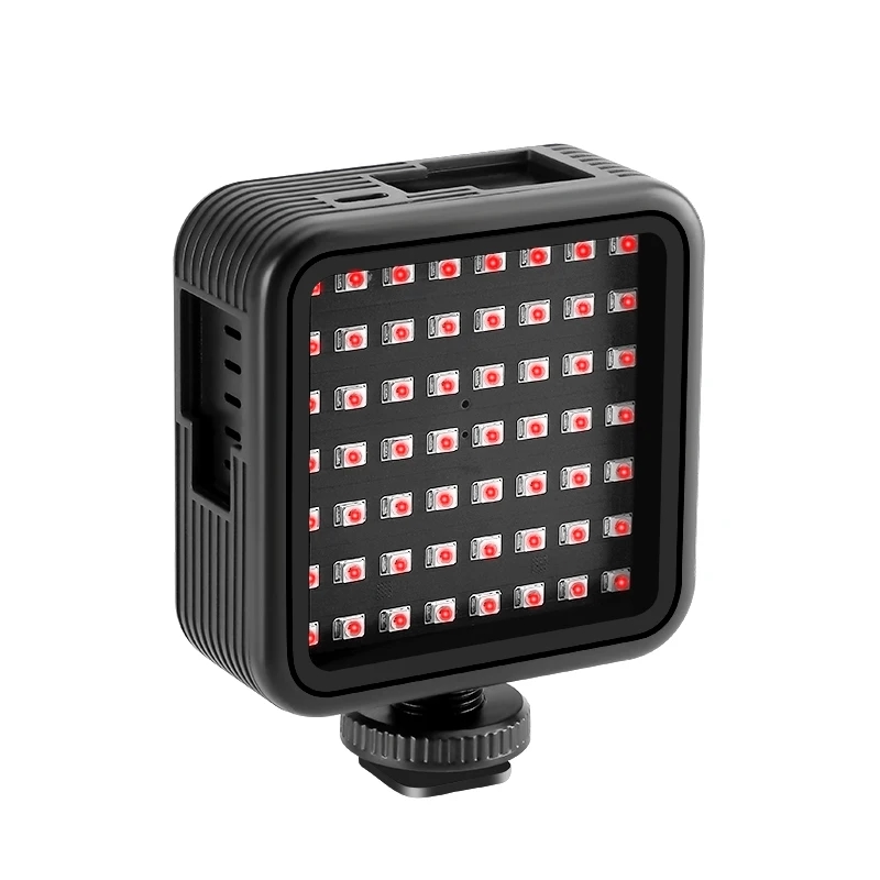 Compact infrared LED lamp for mounting on a camera