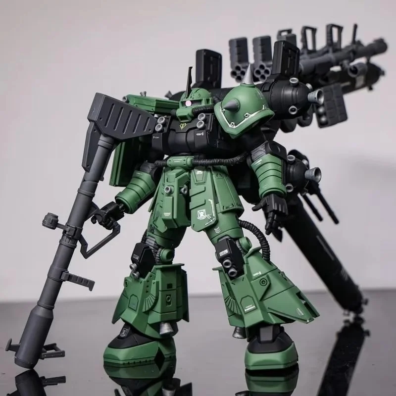 Set von Teilen und Zubehör für den Zusammenbau des detaillierten Modells 1/144 des grünen Mechs ZAKU