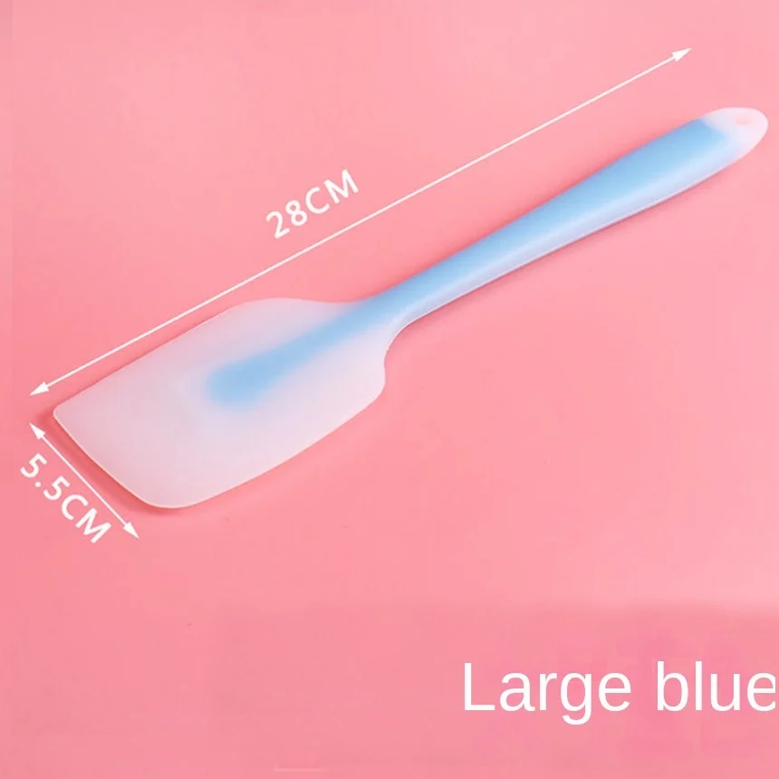 반죽을 쉽게 혼합할 수 있는 초록색 실리콘 주걱
