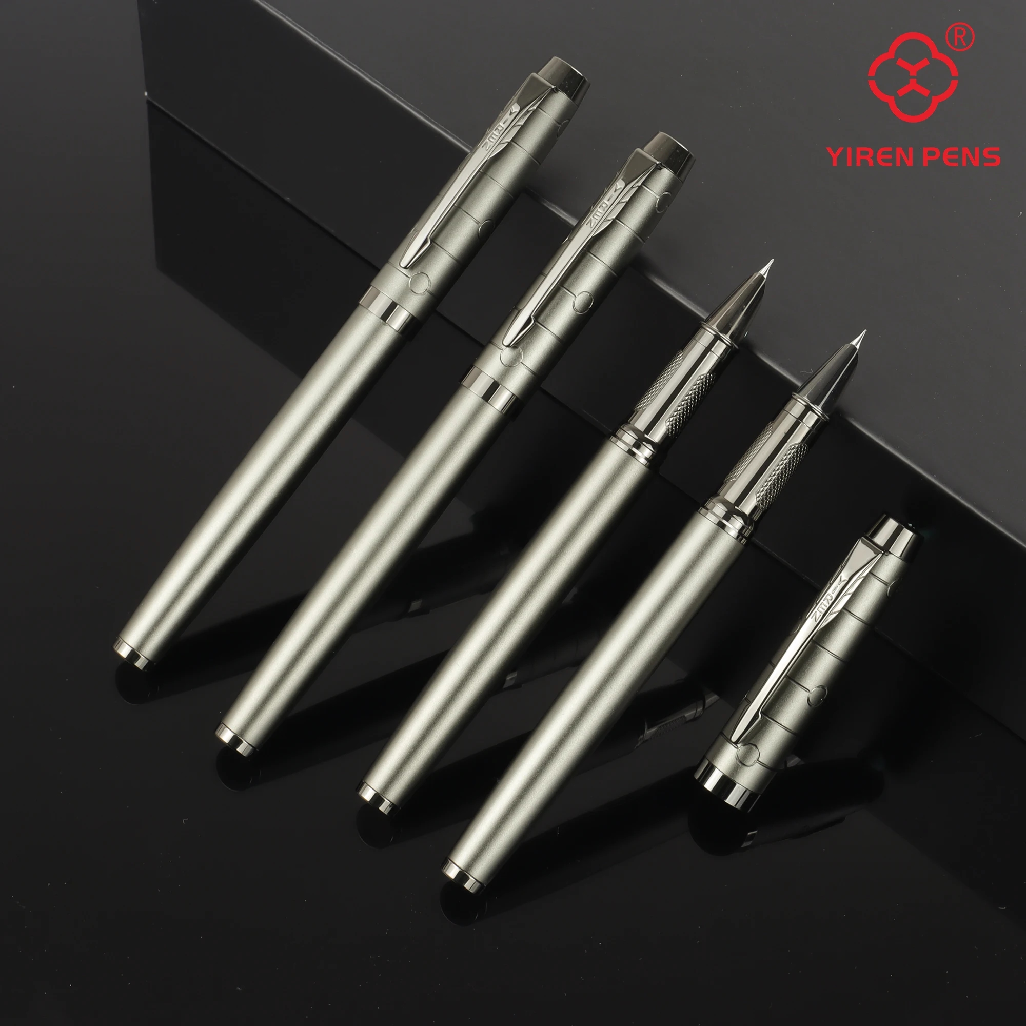 Gunmetal-Stift, der Stil und Funktionalität vereint