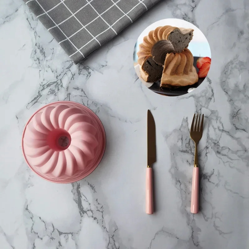The mold withstands high temperatures, making it reliable for baking
