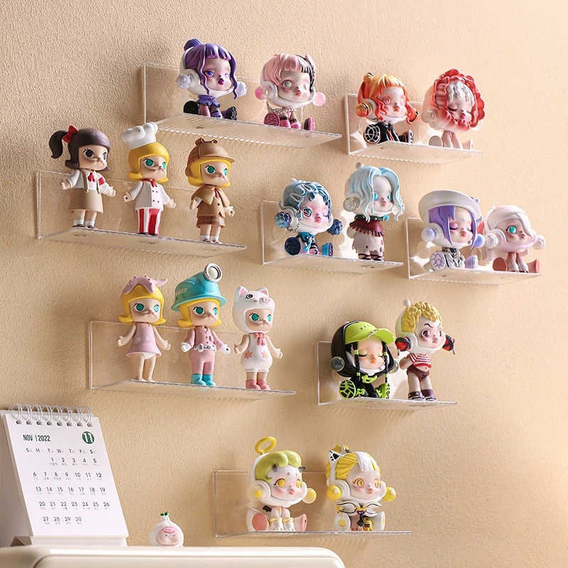 Compact shelf for figurines on the wall
