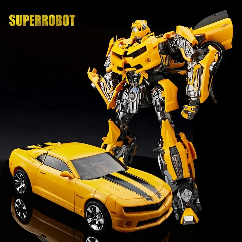 Vista geral da figura de Bumblebee, enfatizando seu status de brinquedo colecionável