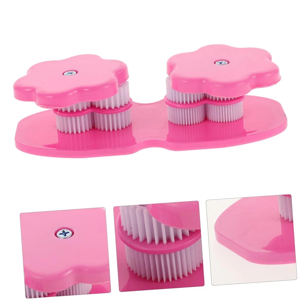 Plastic quilling tool presented in several color options