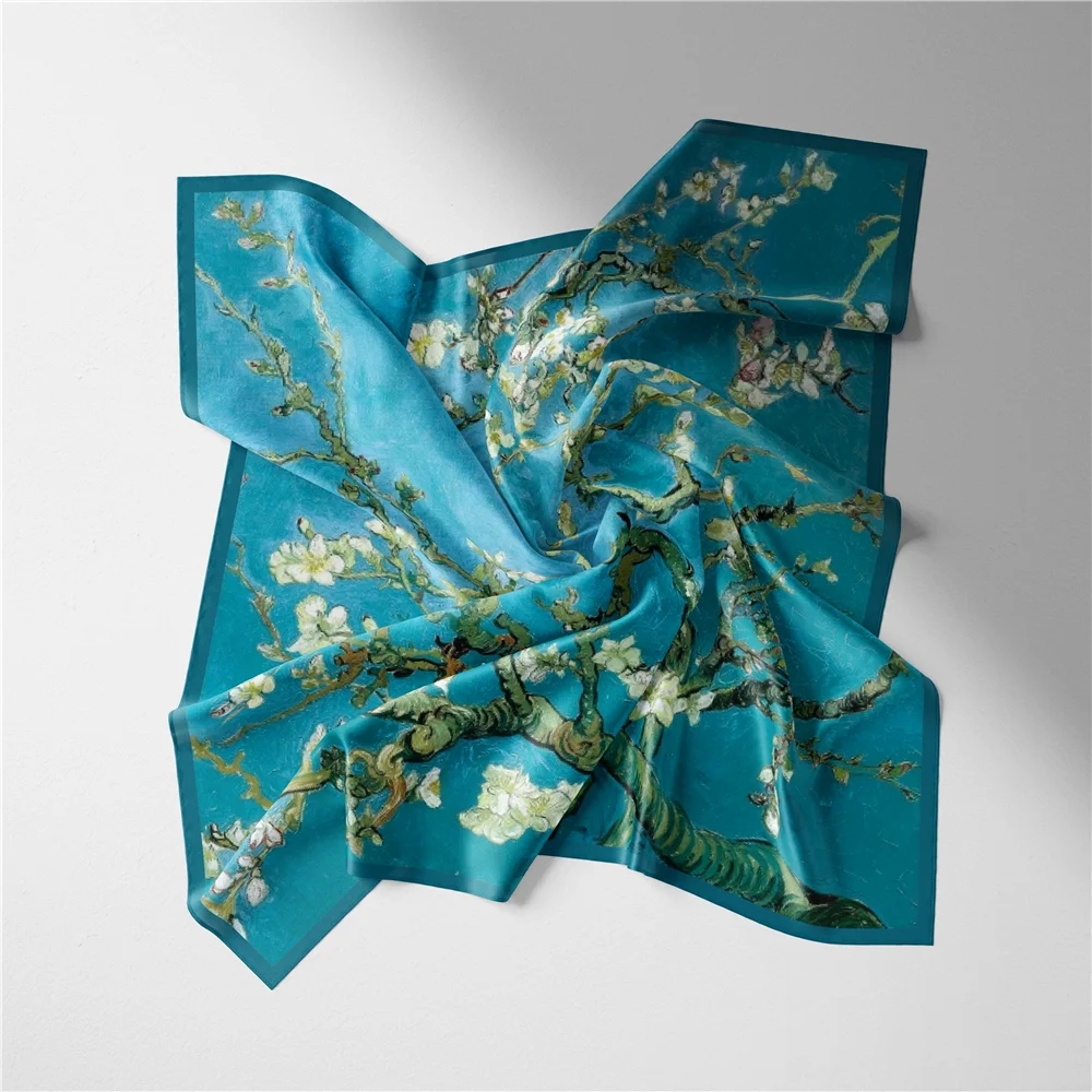 Scarf that can be worn around the neck or in the hair, creating fashionable looks