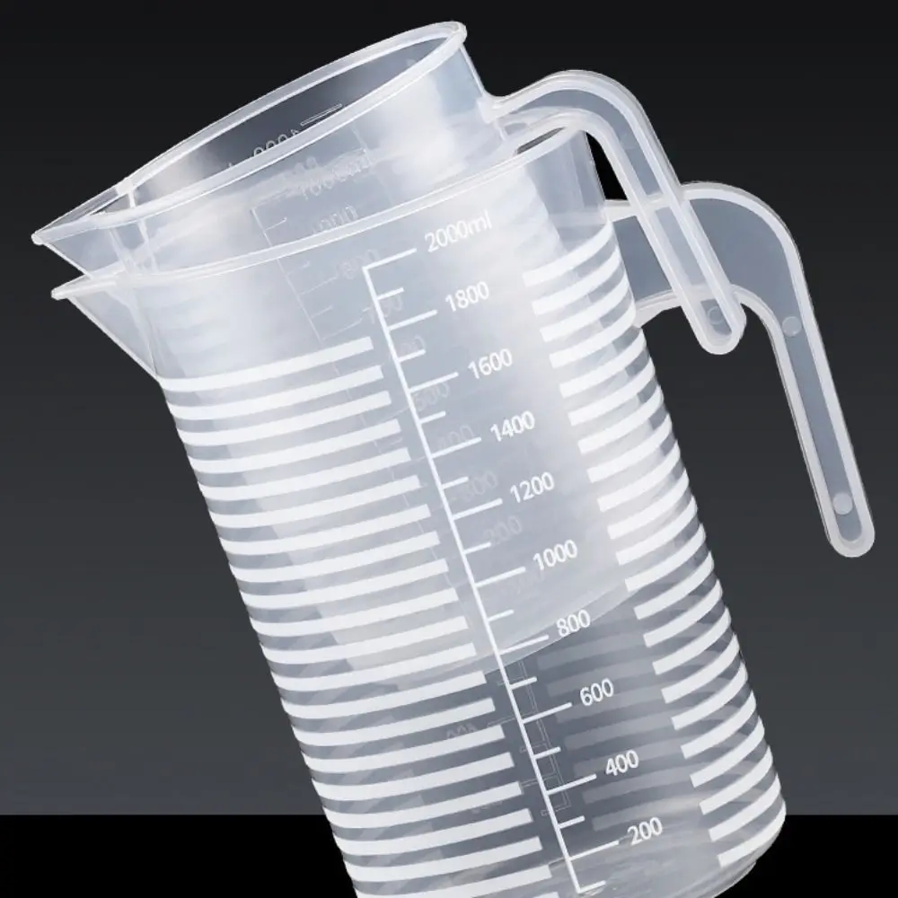 High-capacity measuring cup