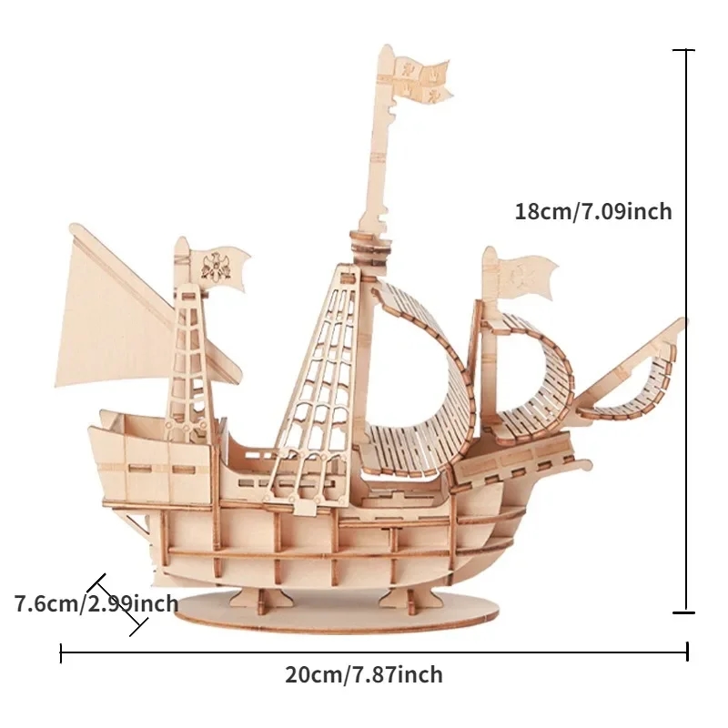 Fertig gebautes Holzsegelfiff, das in einem Bücherregal steht