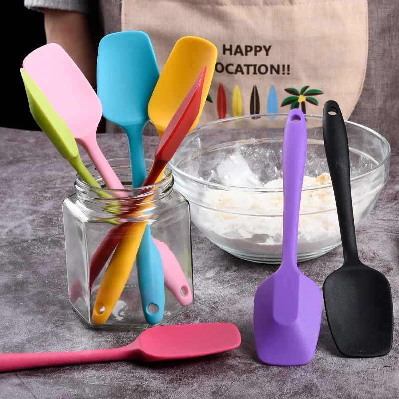 Bright blue spatula that will decorate your kitchen and make cooking easier