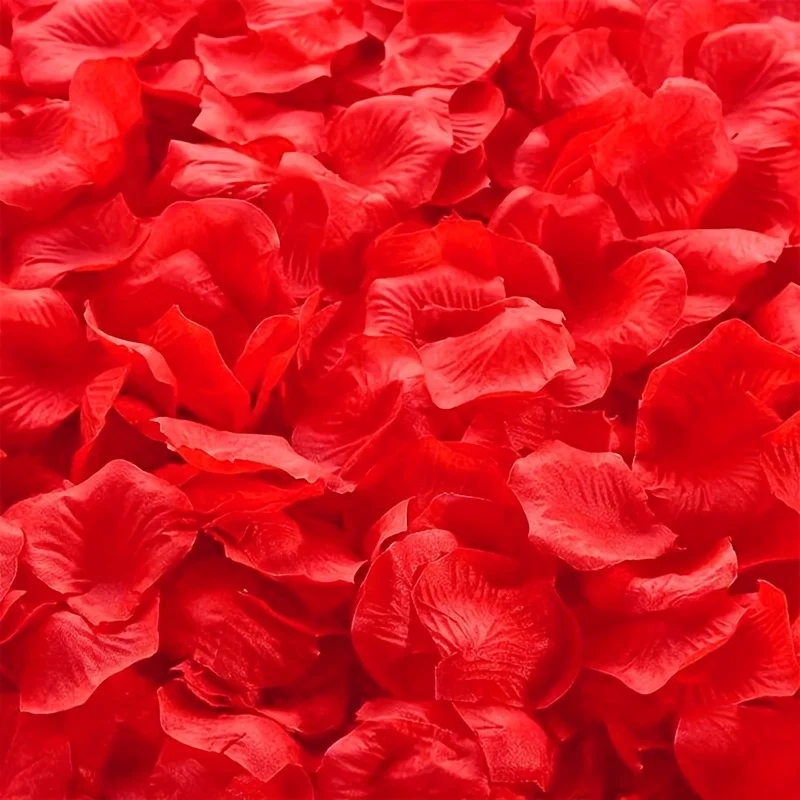 Bags with artificial pink petals of different sizes