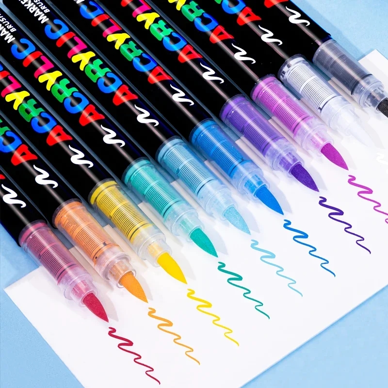 Close-up view of GN markers with brush tip, showcasing bright pigments and comfortable grip