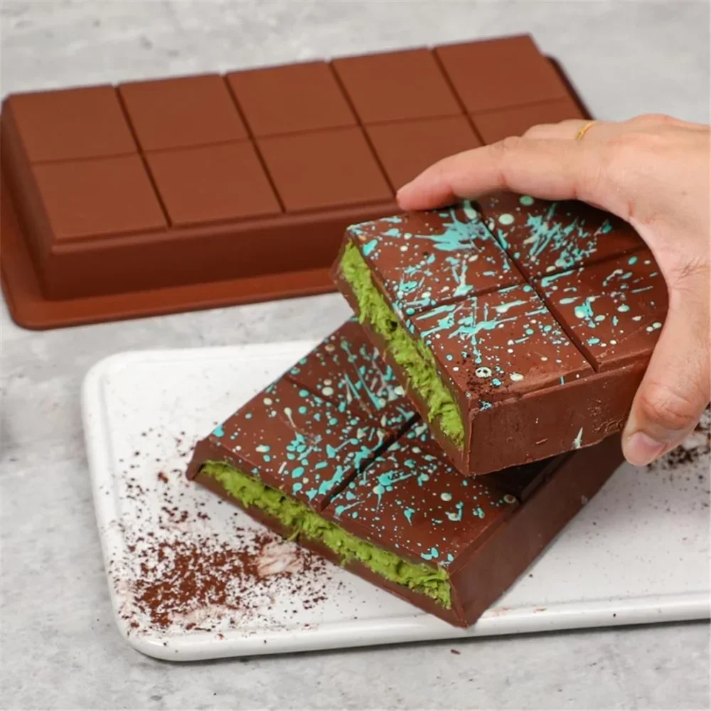Ease of use and care, suitable for oven and freezer