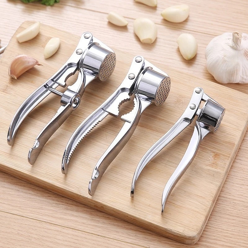 Suitable for cooking dishes for a large company, quickly crushes garlic