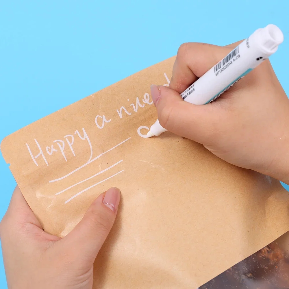 Marqueur avec une pointe de 0,7 mm pour des dessins précis