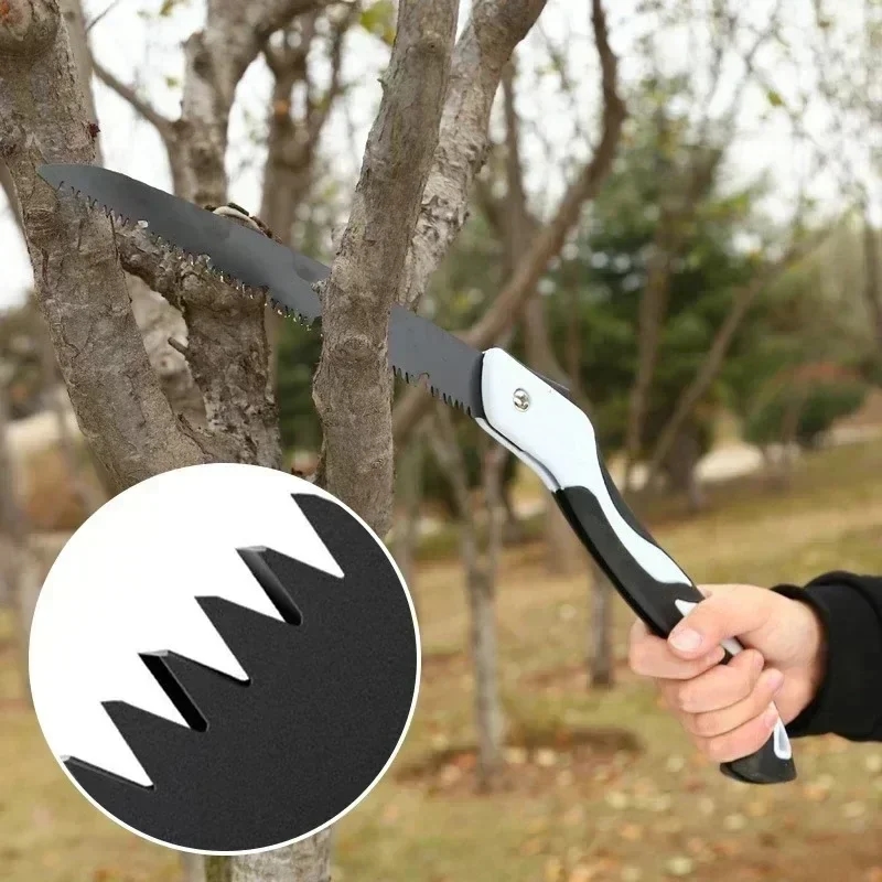 The saw handles branches of various diameters